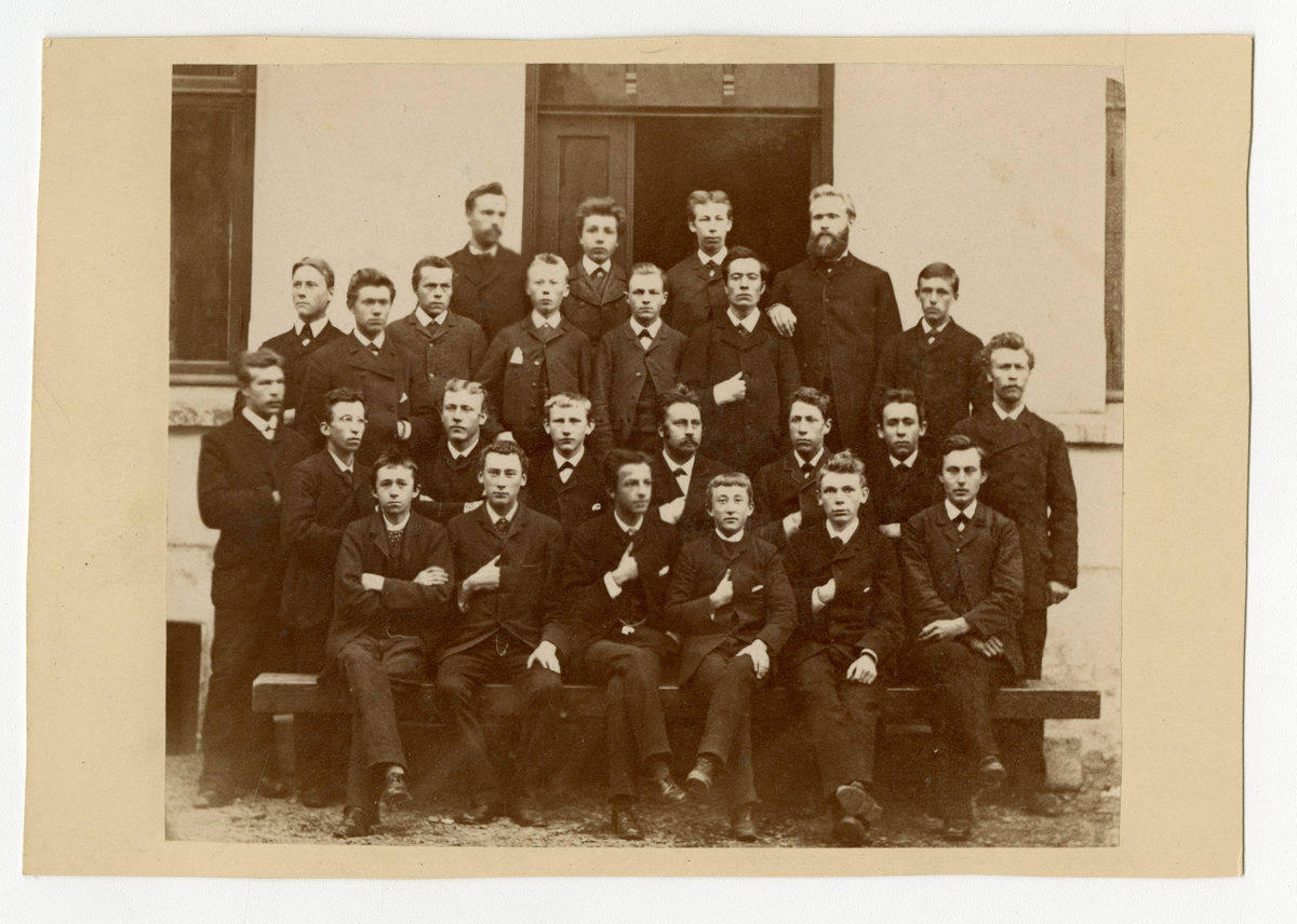 Klassefoto tatt på 1880-tallet
