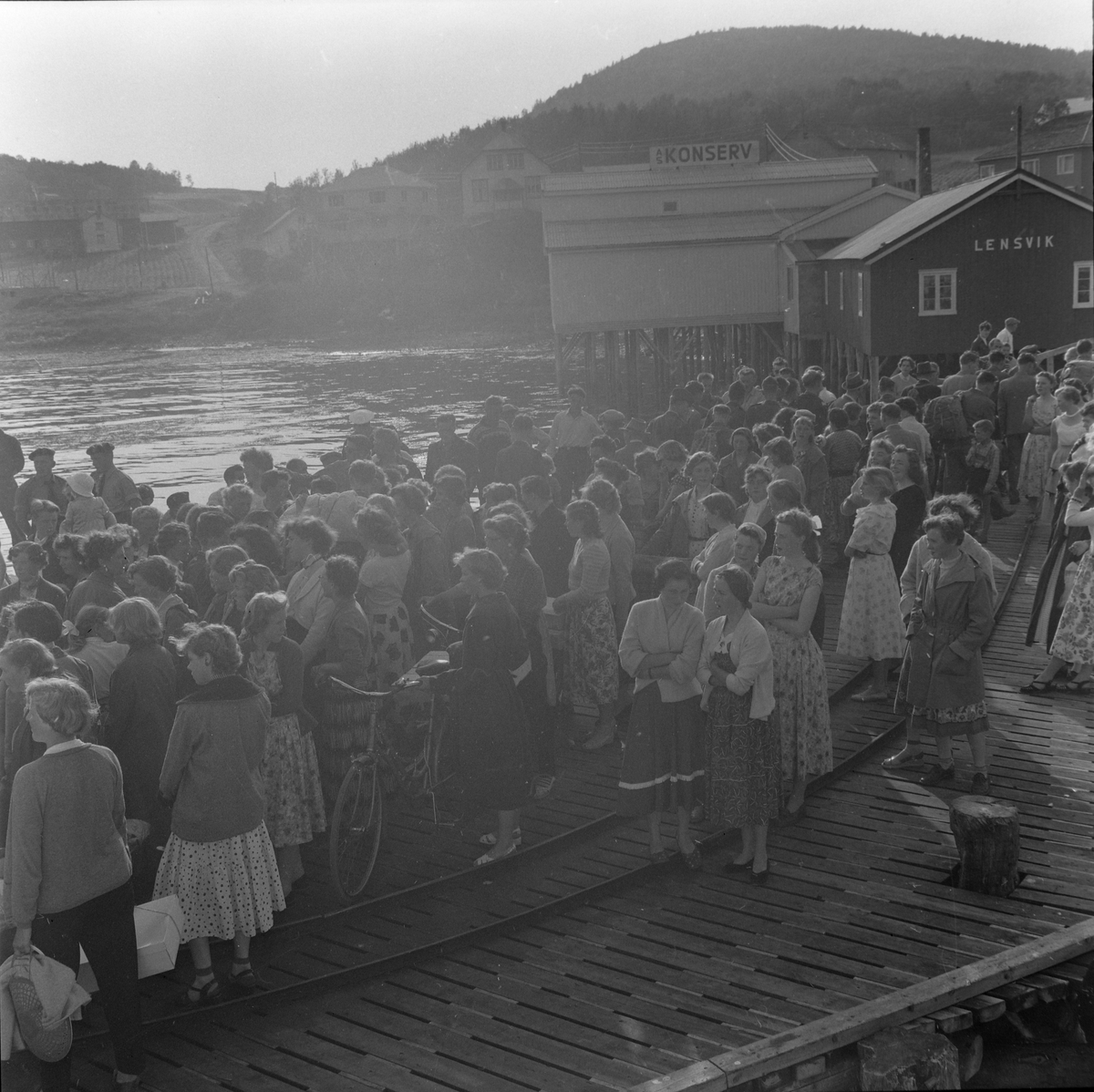 Jordbærpikene fester i Lensvik