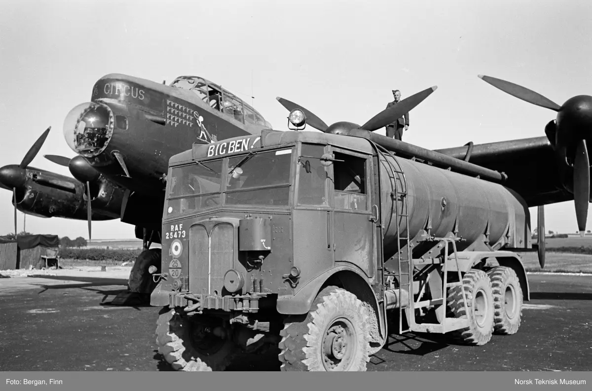 Bombefly og tankbil