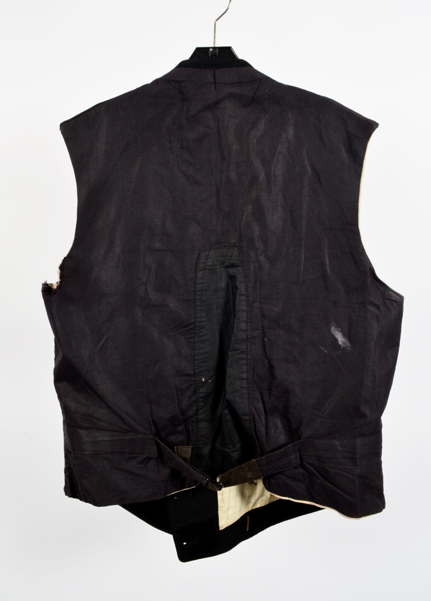 Jakke, bukse og vest.