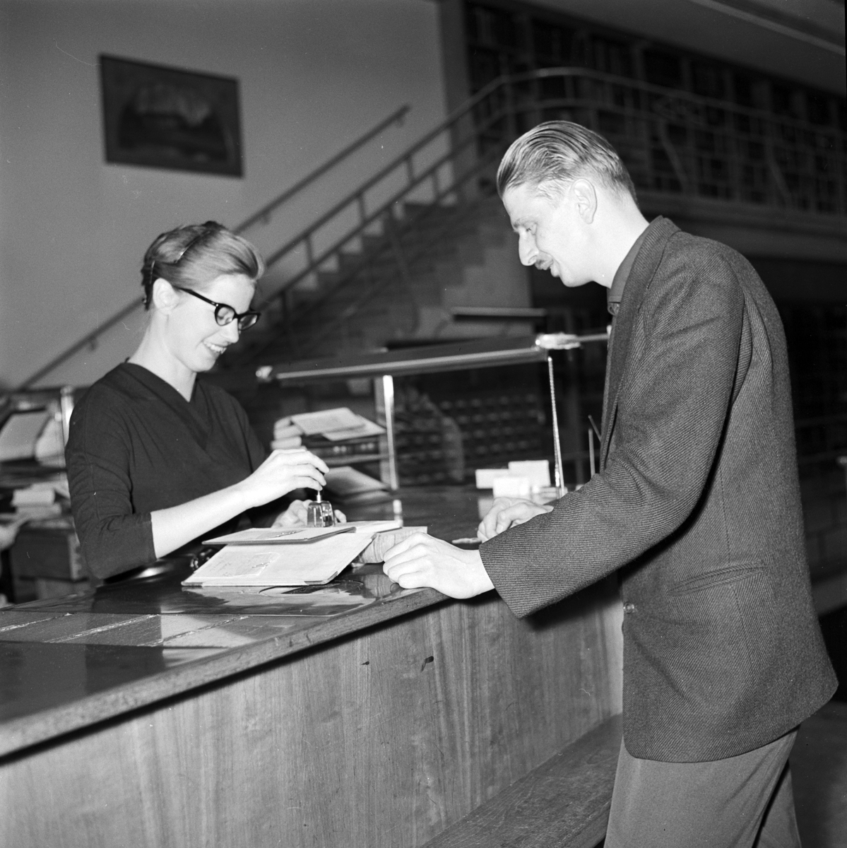 Bibliotekarie på Stadsbiblioteket, Uppsala 1960