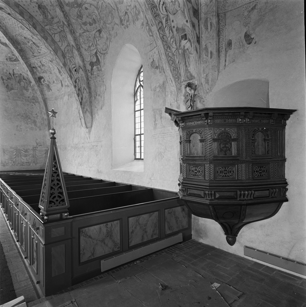 Morkarla kyrka restaurerad, Uppland 1956