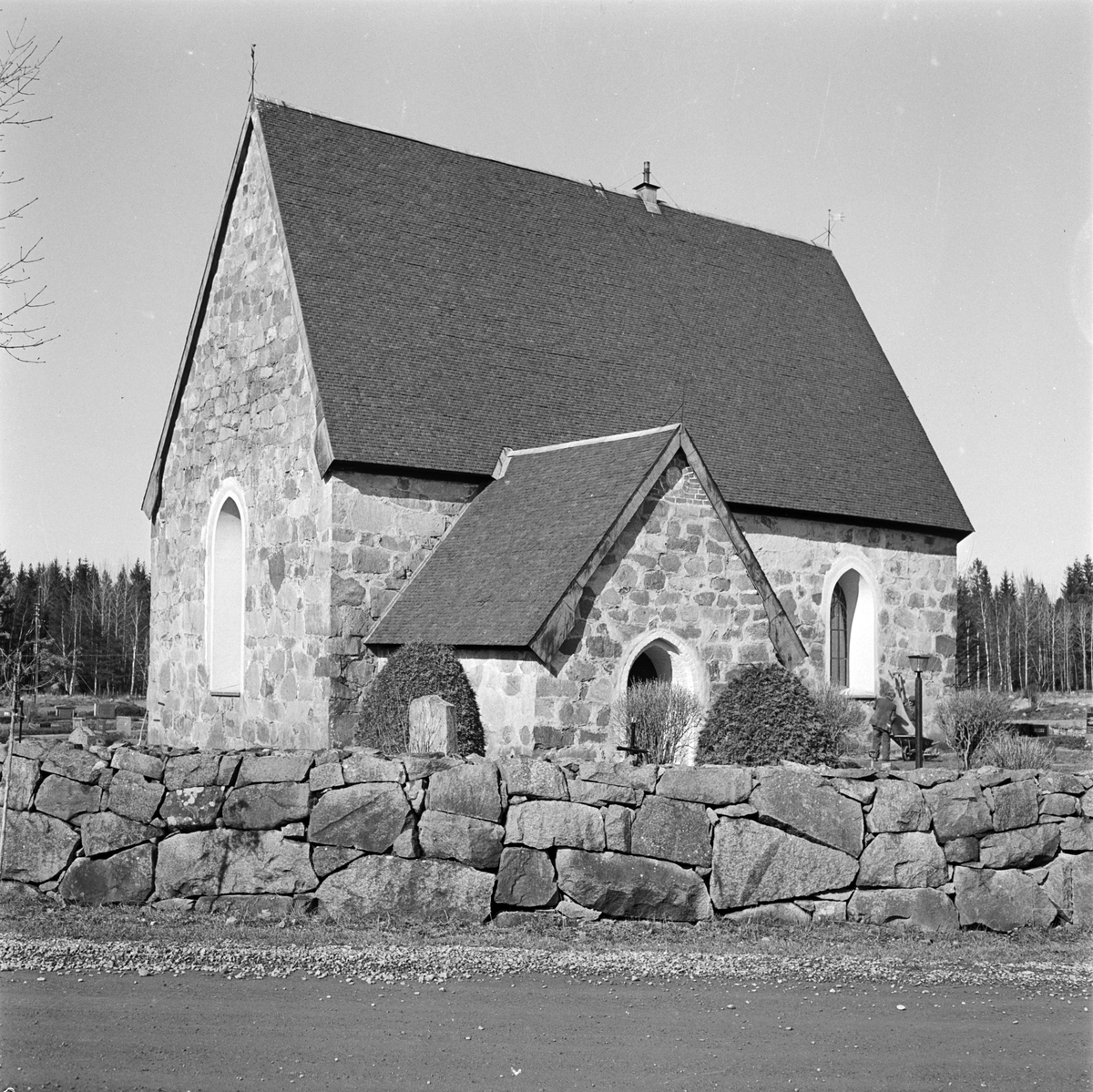 Morkarla kyrka restaurerad, Uppland 1956