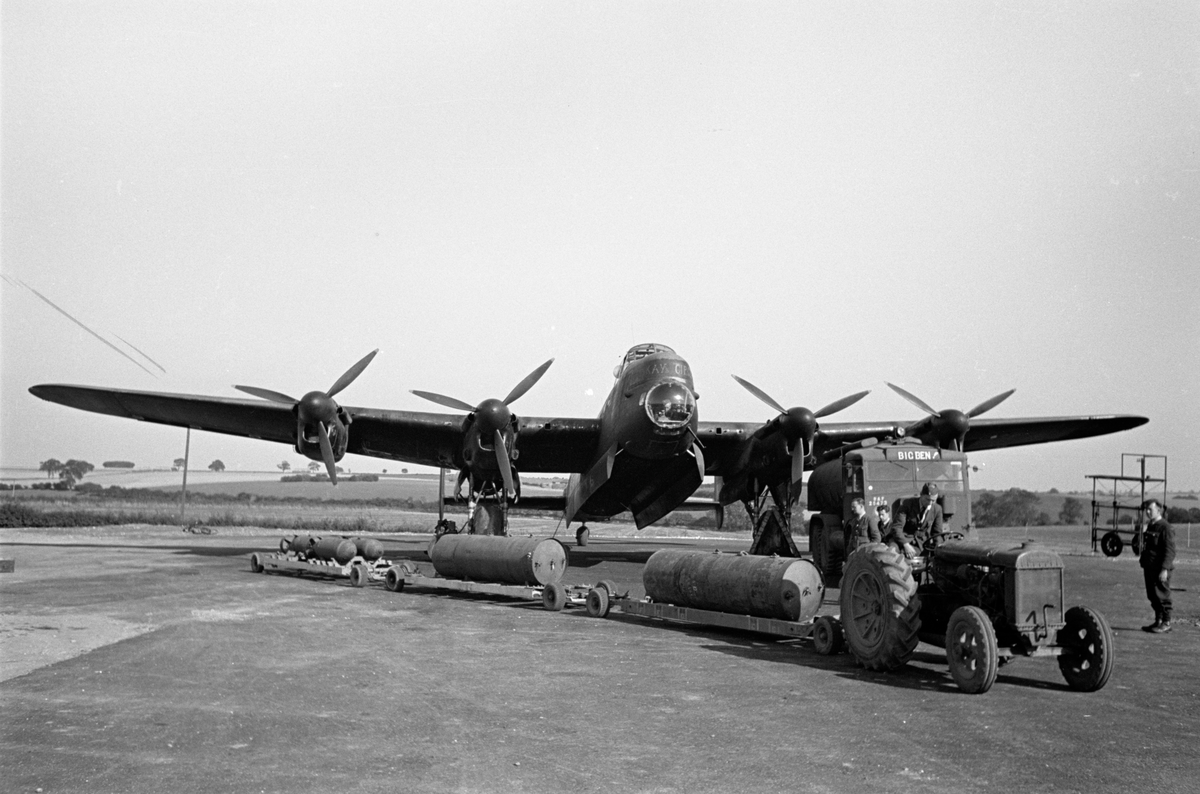 Lasting av brannbomber i fly