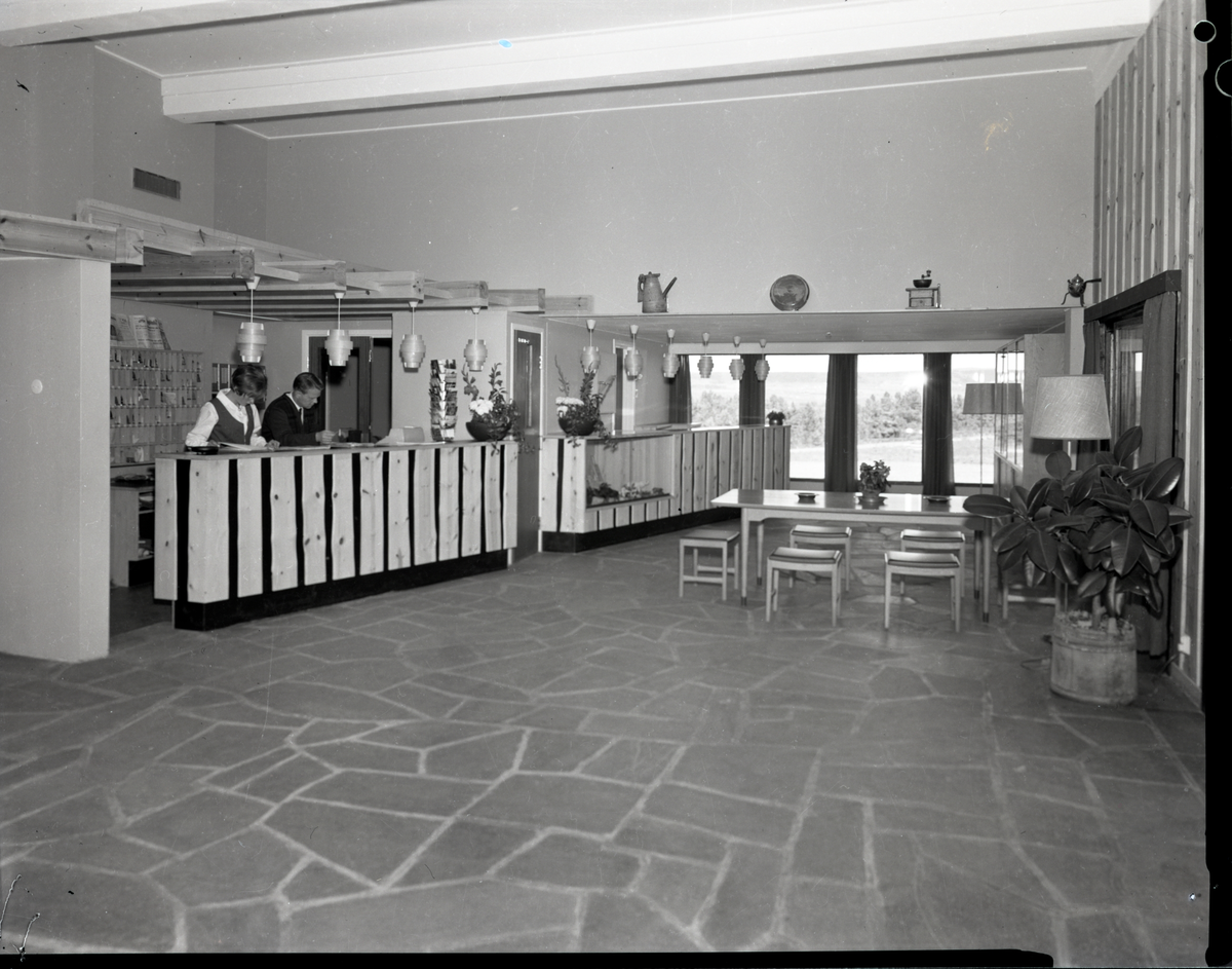Diverse interiør/eksteriør bilete frå Sanderstølen Høyfjellshotell 1966.