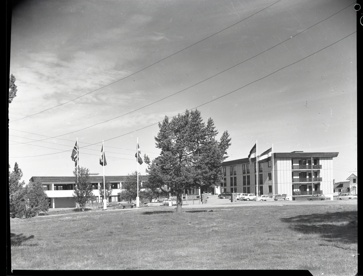 Diverse interiør/eksteriør bilete frå Sanderstølen Høyfjellshotell 1966.