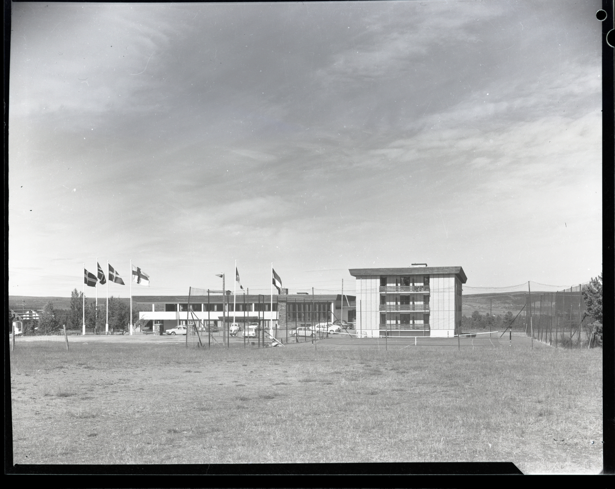 Diverse interiør/eksteriør bilete frå Sanderstølen Høyfjellshotell 1966.