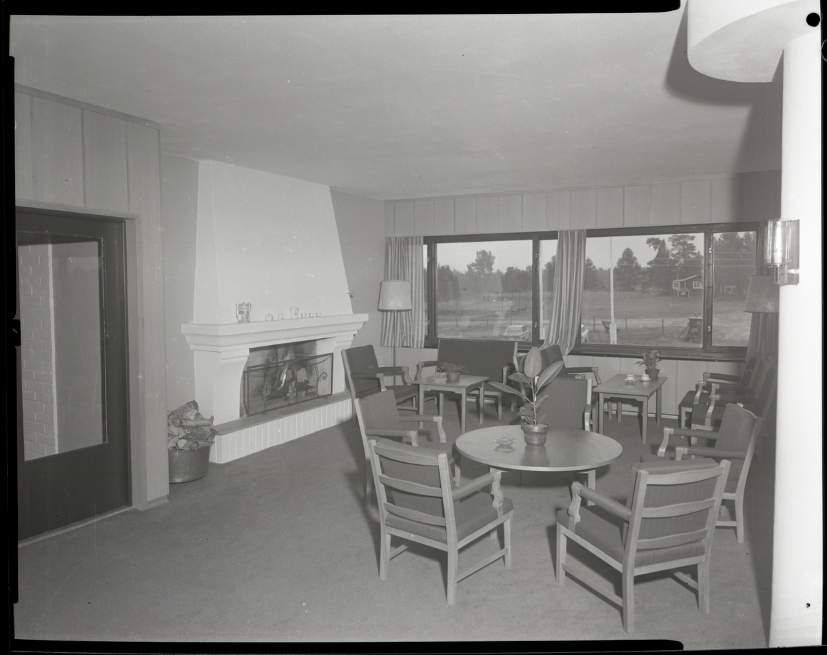 Diverse interiør/eksteriør bilete frå Sanderstølen Høyfjellshotell 1966.