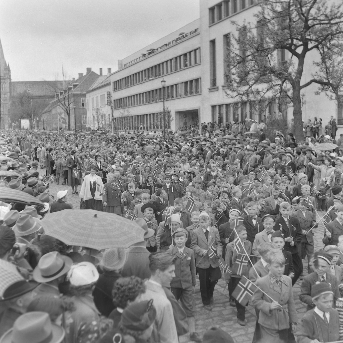 Barnetoget, 17.mai 1954