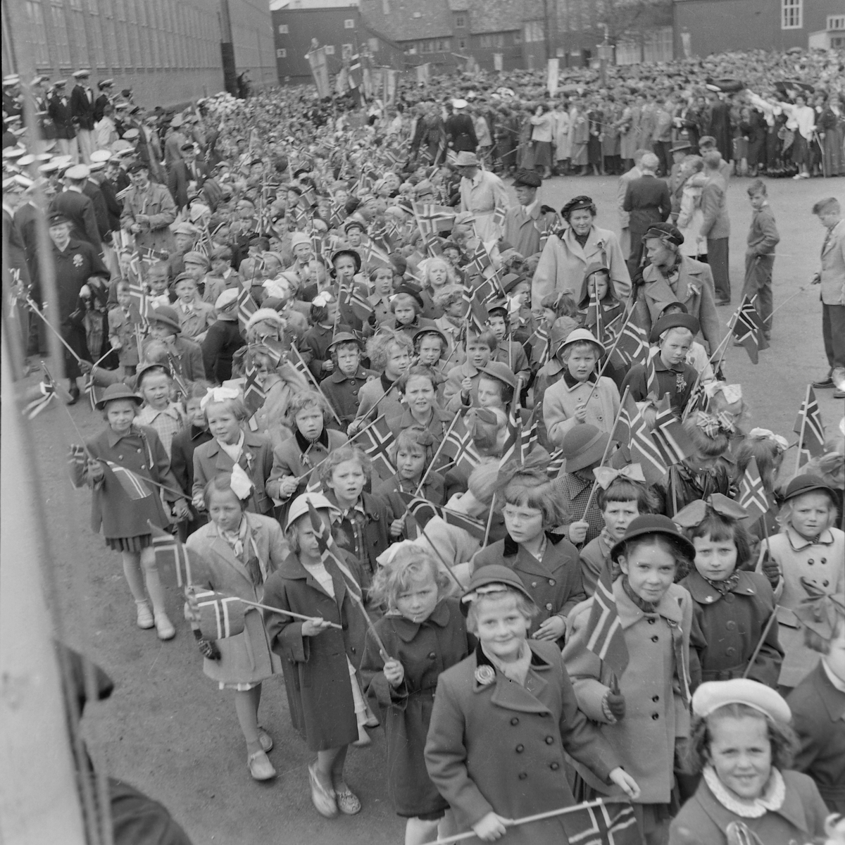 Barnetoget, 17.mai 1954