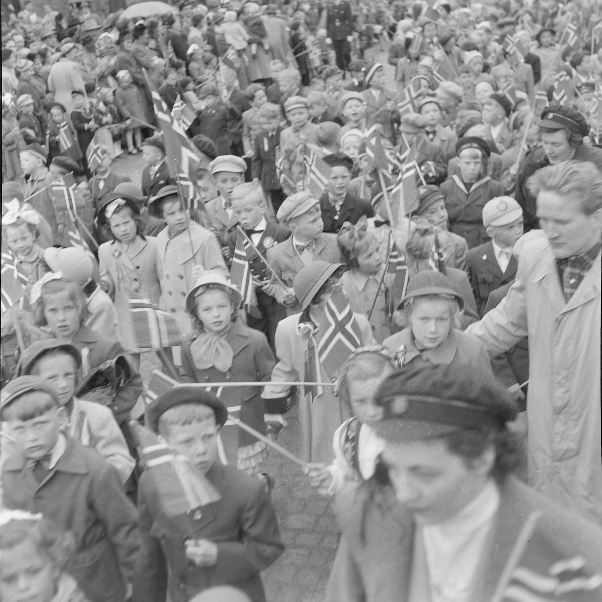 Barnetoget, 17.mai 1954