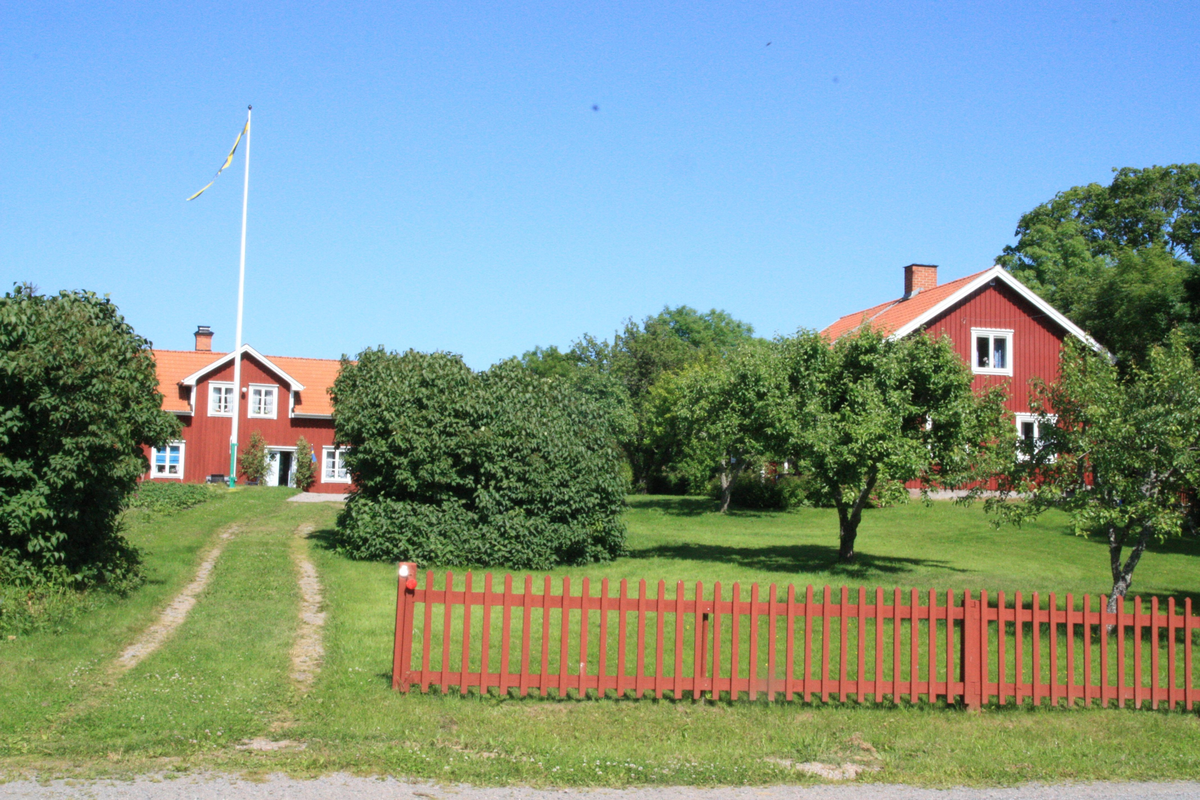 Gårdsvy, Raggarön, Uppland 2011