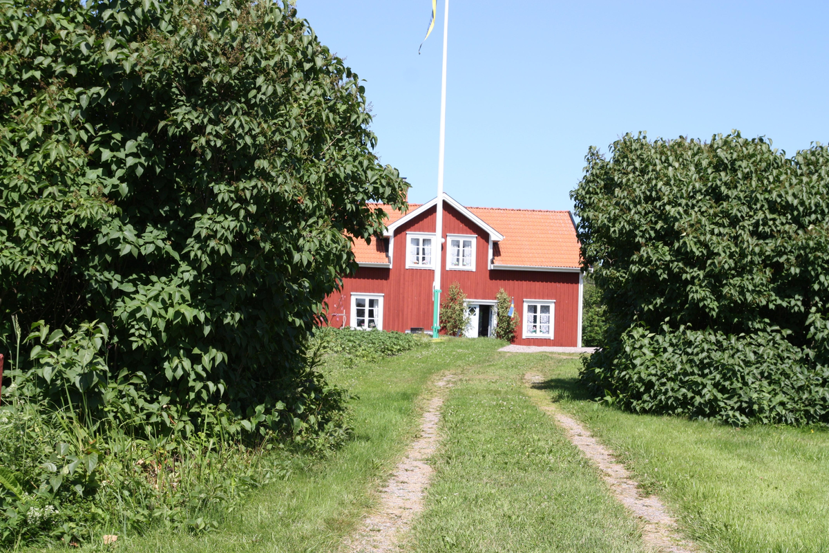 Gårdsvy, Raggarön, Uppland 2011
