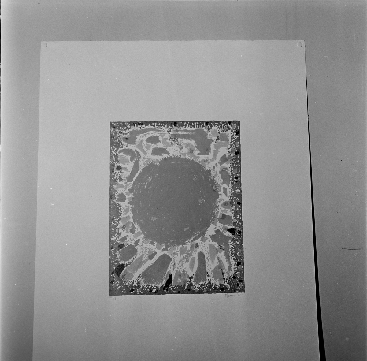 Gaven fra Jugoslavia stilles ut i Trondhjems Kunstforening sammen med bilder av den franske kunstneren Manessier