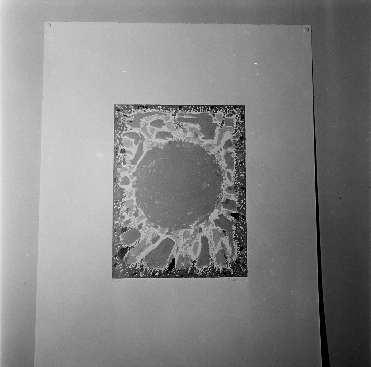 Gaven fra Jugoslavia stilles ut i Trondhjems Kunstforening sammen med bilder av den franske kunstneren Manessier