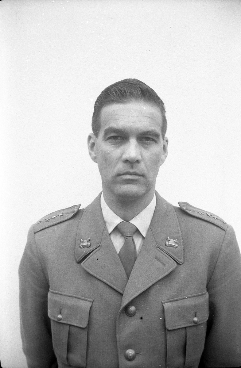 Okänd kapten vid Skaraborgs regemente på sent 1950-tal.