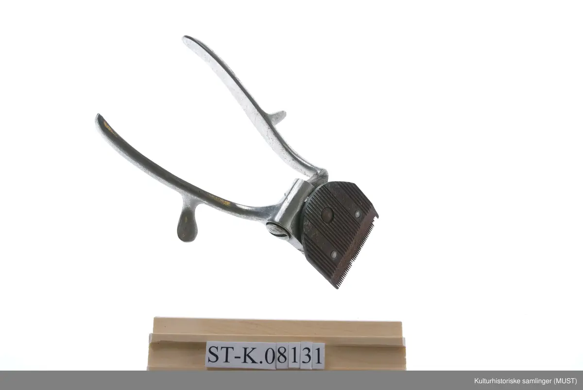 Håndklippere i noe varierende størrelse og form. 5 stk. (Hører til panel ST-K.08030)