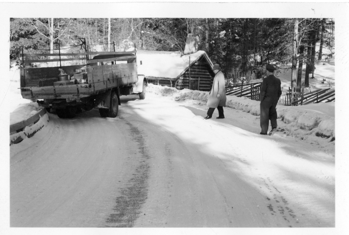 Melkebil  i Nordåksvingen ca. 1960.