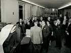 Visningen av Pressbyråns nya fastighet fredagen den 7:e oktober 1960. Kamrer Ola Pärson redogjorde för hålkortsavdelningens organisation och de många invecklade maskinerna.