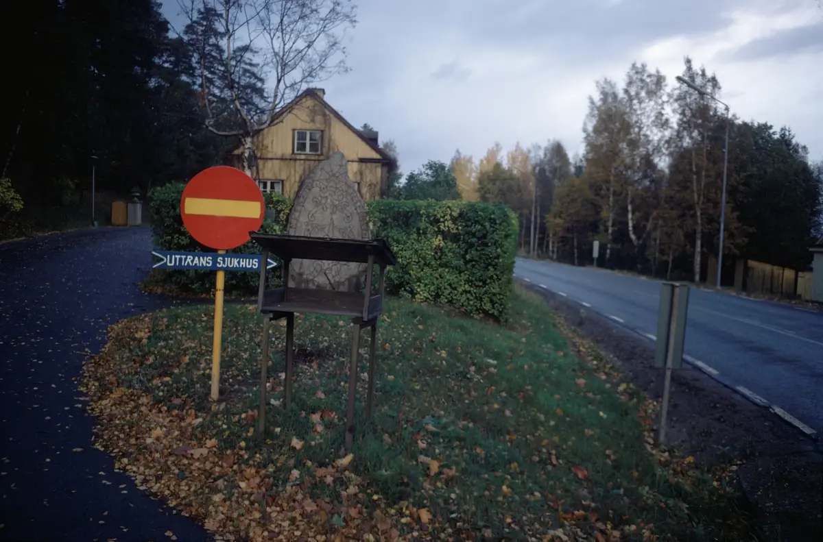 Runstenen Sö 305 vid Uttran.