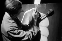 Følgende shots er fra Ibsens "Et spøkelse forelsker seg"