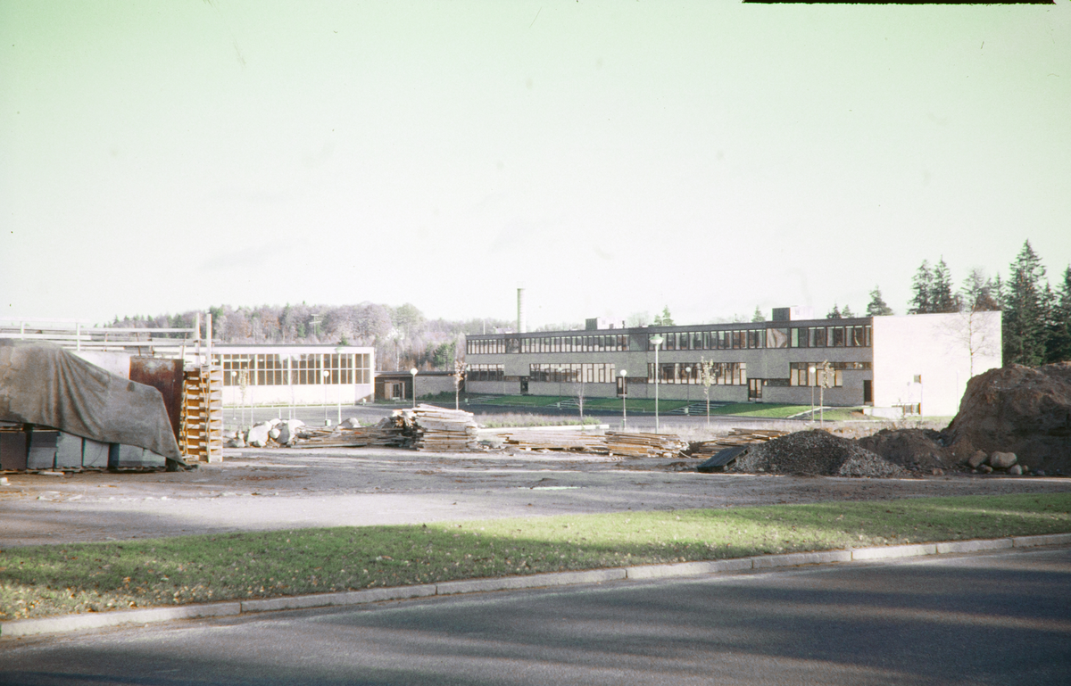 Skola, Växjö. 
Färgfoto, ca 1960.