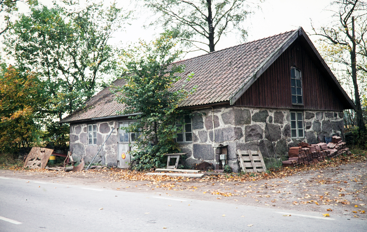 Smedja (?), Teleborg (?). 
Färgfoto ca 1970.