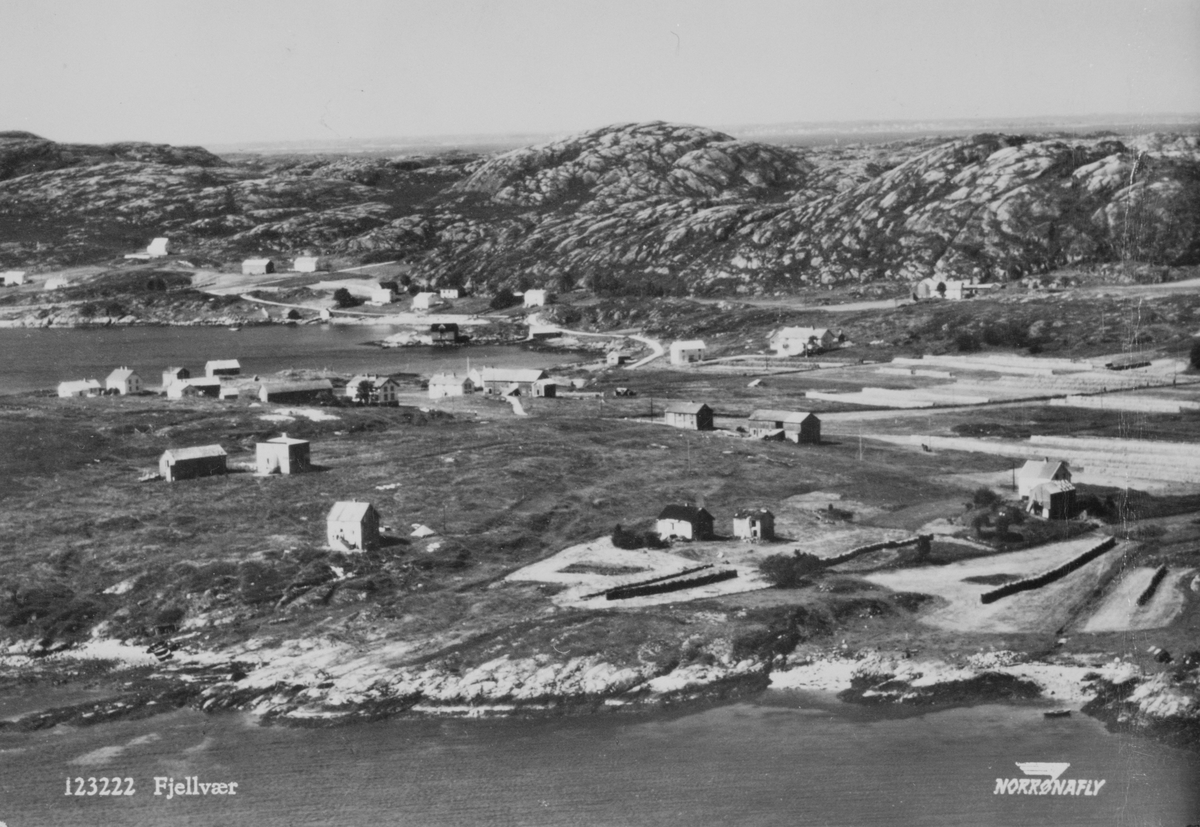 Flyfoto over Fjellvær på Fjellværsøya, Hitra.