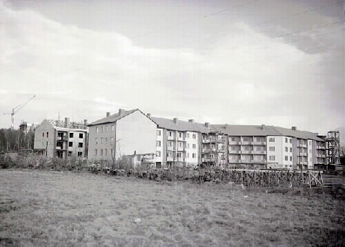Troligen hyreshus som byggs på Brunnsberg i Varberg.