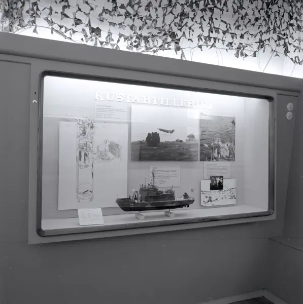 Utställningen Modern Örlog. Monter om Kustartilleriet, kustr