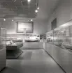 Permanent utställning i Rederisalen innan den bröts upp 1974. Överblick av utställningsinteriör.