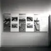 Permanent utställning i Rederisalen innan den bröts upp 1974. Överblick av utställningsinteriör.