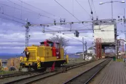 Diesellokomotiv Di 5 862 ved Skansen bru i Trondheim