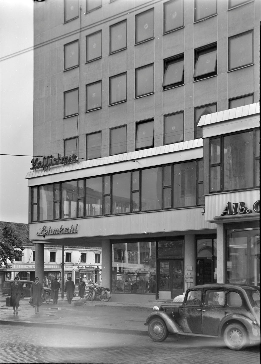 Trønderheimen med forretninger i første etasje