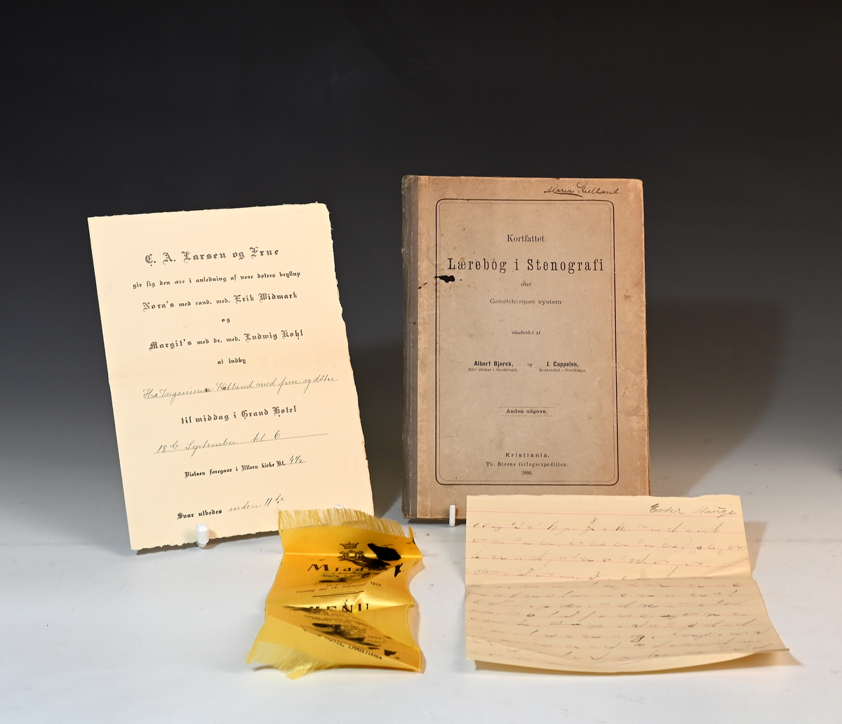 Bjerck, A. og Cappelen, J. Kortfattet lærebog i Stenografi. Anden udg. Kr.a. 1893.