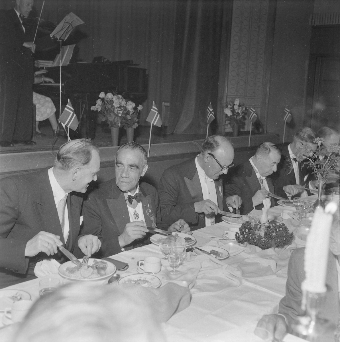 Jernbanesangerstevnet, festmiddag