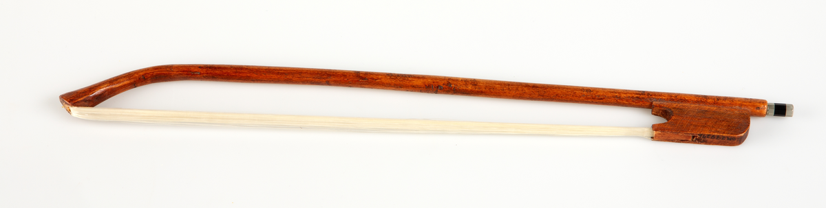 Nytillverkad av Erik Sahlström inför utställningen i folkmusikrummet.