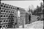 Provtagning av betongrör. Finsta Cementgjuteri. Vägmästare Ekerfeldt.
