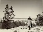 Karl-Gustaf Hjort (vd), Lindholm (vägingenjör) och B. Rossander (ingenjör). Utsikt från sandsilo i Vretstorp.