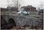 Gamla Emmabron, restaurerad cirka 1965. Söder om Hjortkvarn. Riksväg 51.