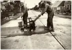 Betongbeläggningsarbeten på vägen Getinge-Lund. Idag Länsväg 946 Skåne län.