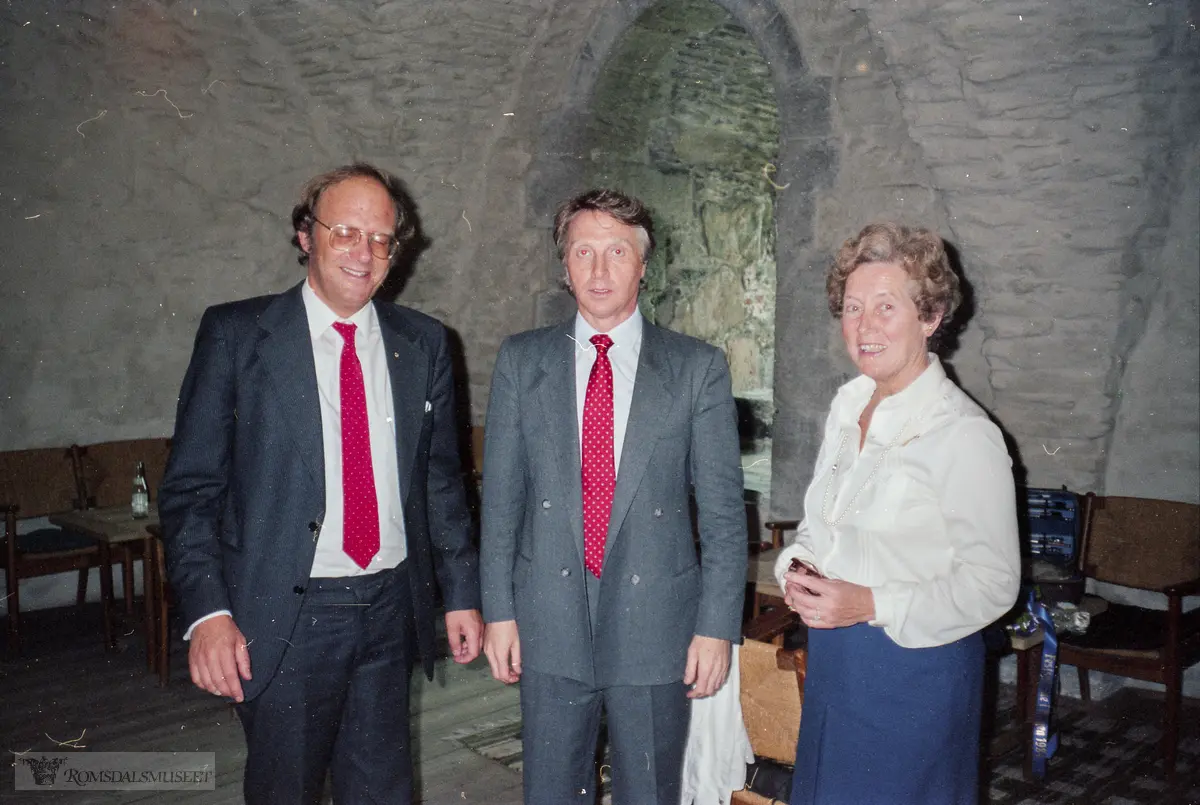 "1984".