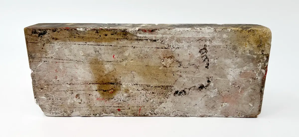Gjutformar av gips, 2 st:
Gjutform A: 10 x 24,5 cm. Märkt: C krona Y. 
Gjutform B: 11 x 26,5 cm. Märkt: S krona A B.