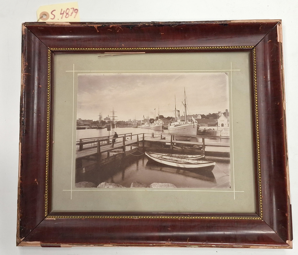 Ramat fotografi med motiv från Visby hamn.