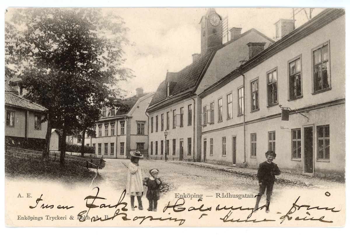 Rådhusgatan, Enköping. Brefkortet är stämplat den 17/ 3-1903.