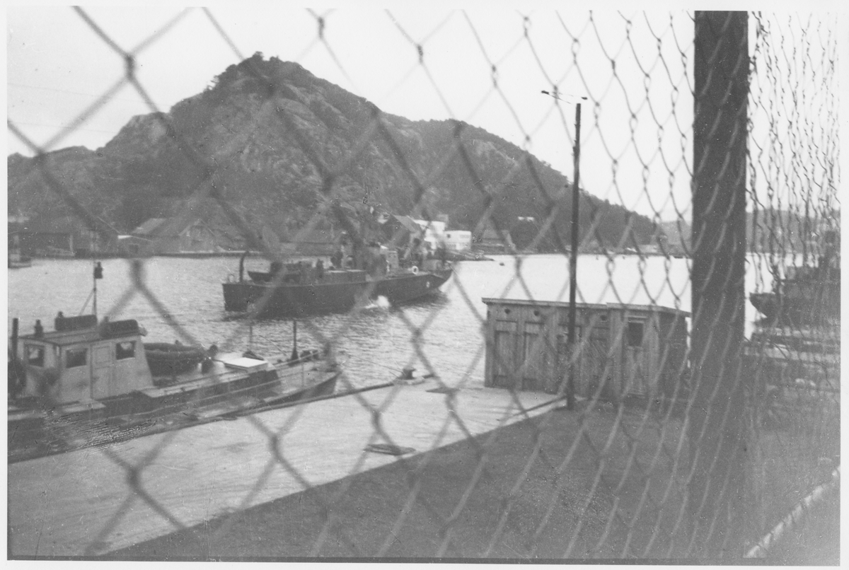 Tysk marinefartøy på havnen