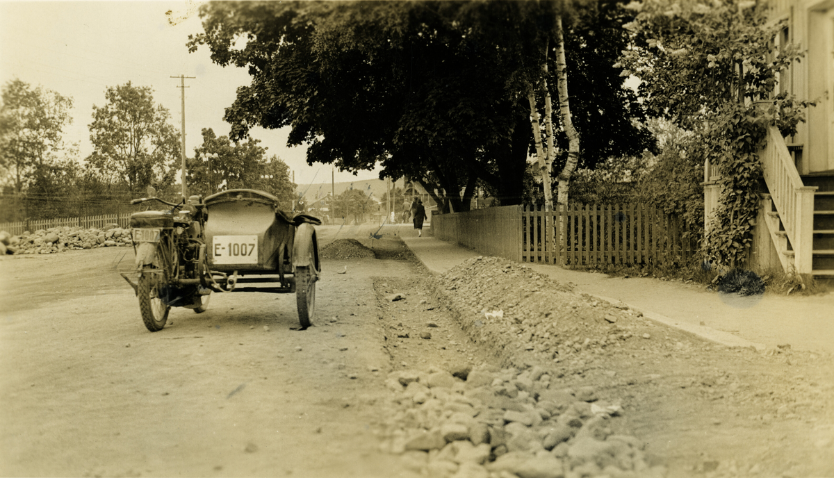 Motorsykkel med sidevogn. E 1007