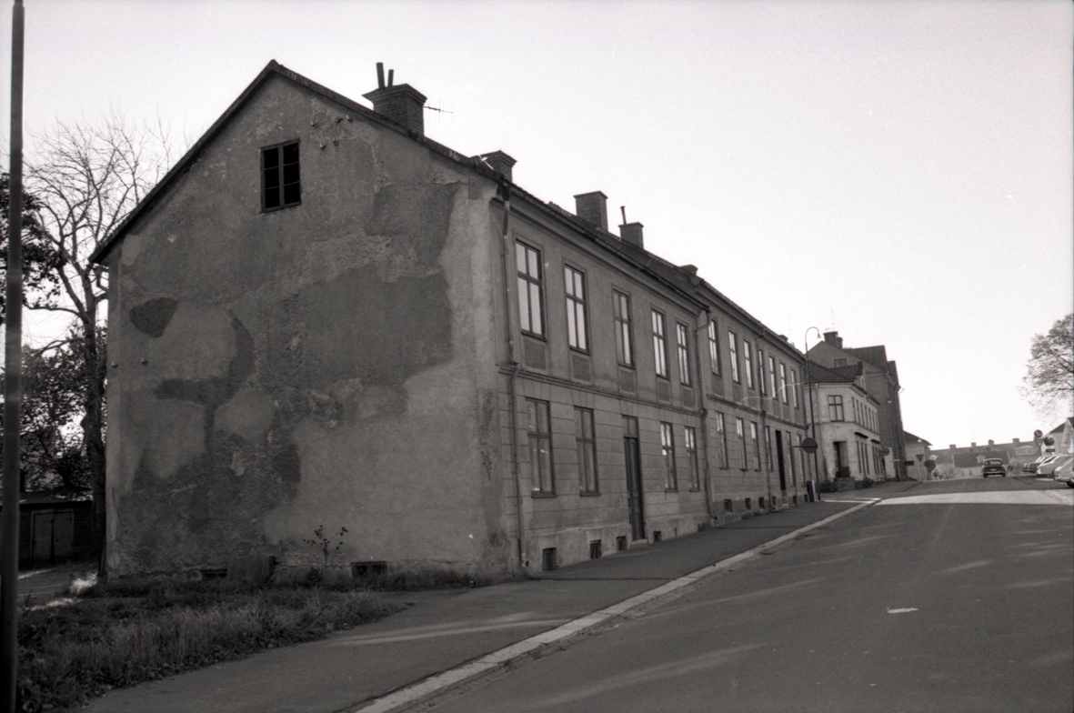 Bostadshus på Bragegatan 3-7 från norr. Husen revs 1970.