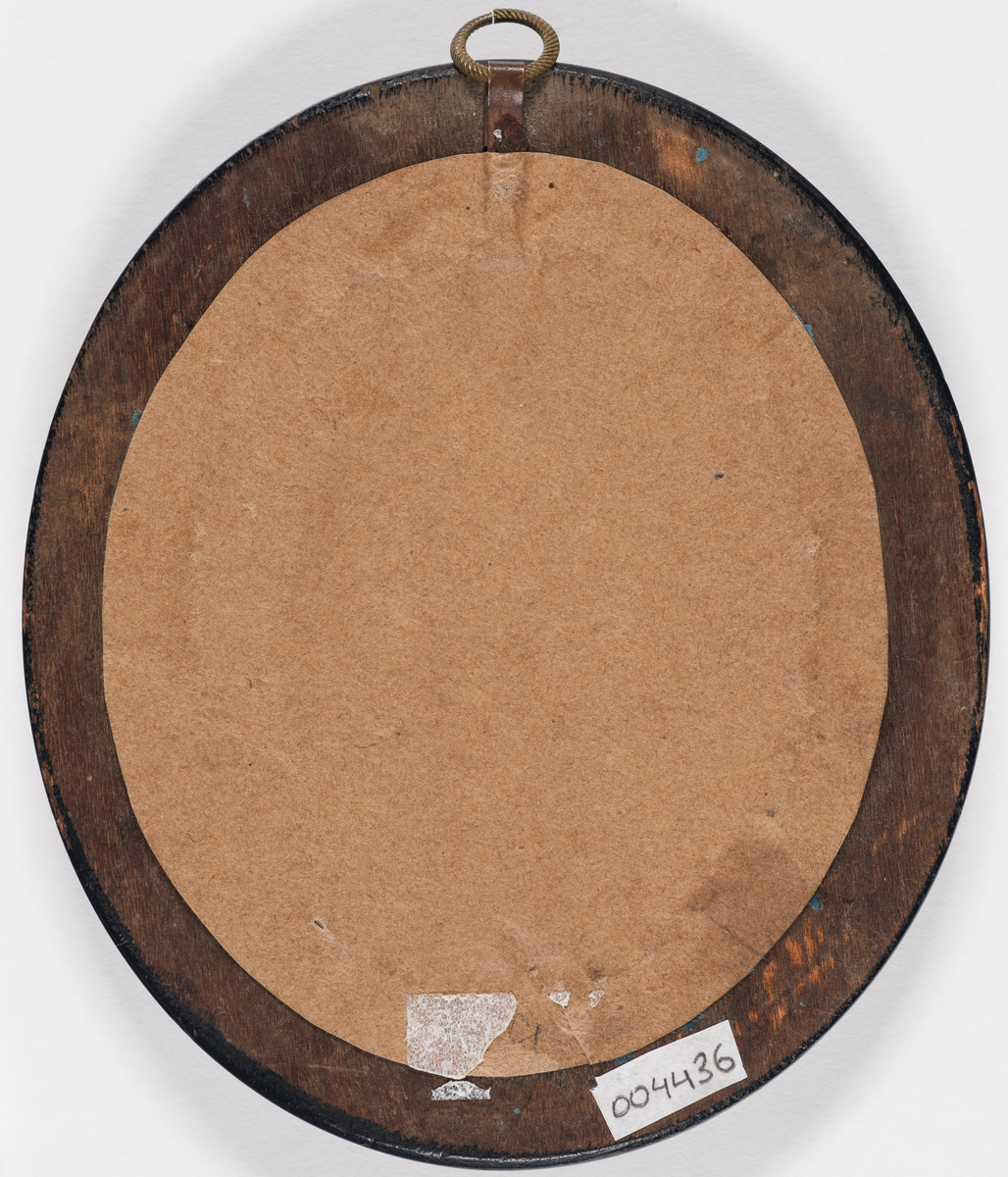 Daguerreotypi: Portrett av en mann med bart og kinnskjegg, sittende halvfigur. Mønstret vest og klokkekjede. Arm lent på et bord.