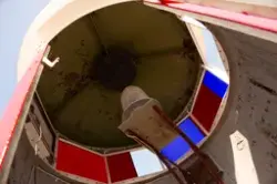 Brödstyckets fyr vid Sjöhistoriska målas om.